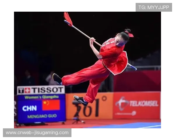 八年长拳练习生涯,李骏从武术套路中展现文化底蕴与活力。 八年长拳练习生涯,李骏从武术套路中展现文化底蕴与活力。