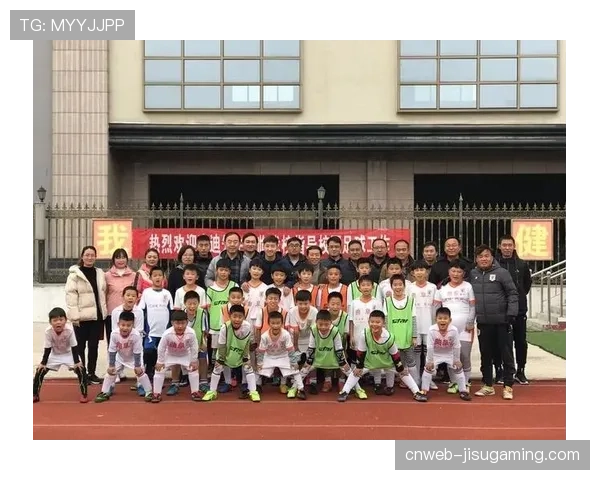 “足球特色学校”教练员培训班在中超多赛区同步开班